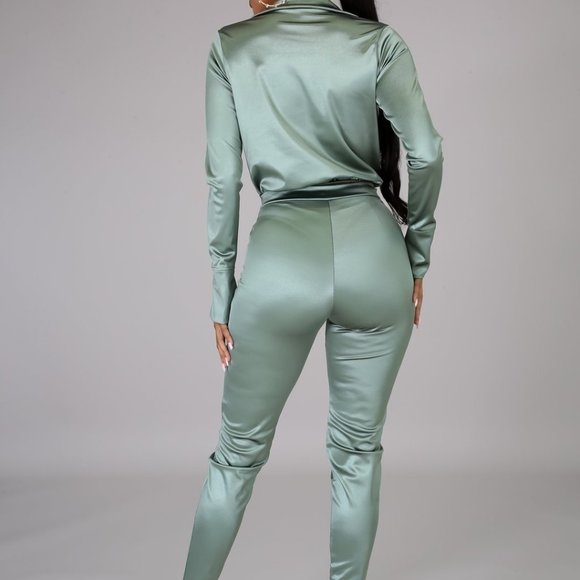 Satin Two Piece Outfit - Picture 4 of 5